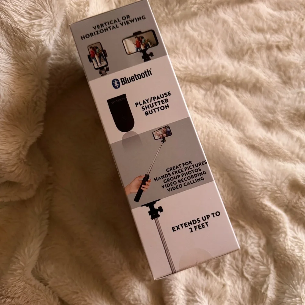 Extendable Tripod with Bluetooth and Remote - Picture 2 of 3
